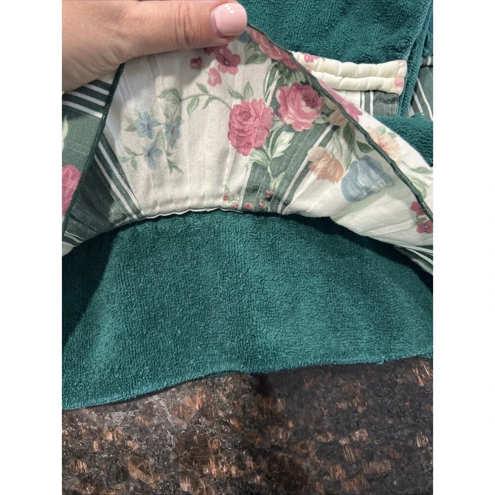 set of VINTAGE 80s Green FLORAL RUFFLED Towels Set Of 5 Washcloth 90’s